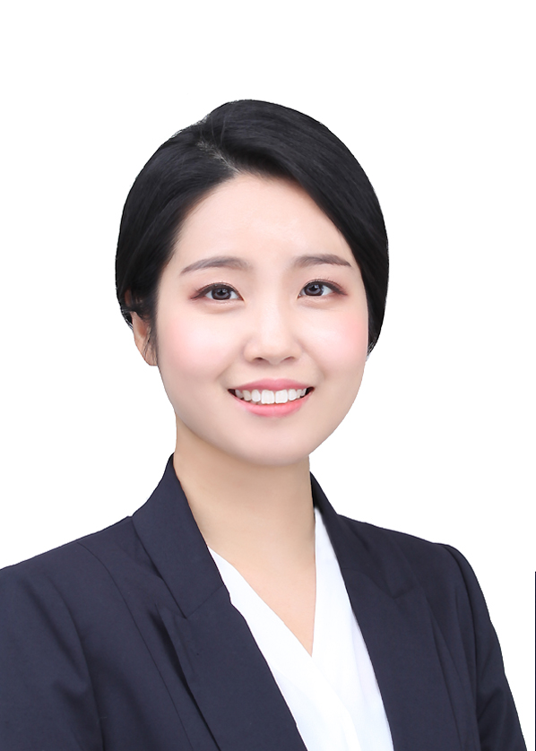 Min Suh Humaintarian Scholar Recipient